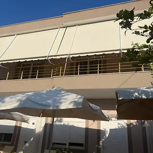 Roel 1 -apartments Near The Vlorë